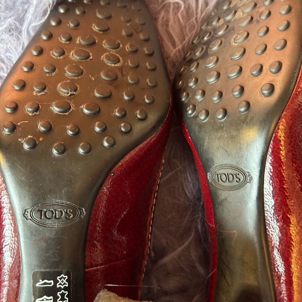Tod's Burgundy Leather Women's Loafers - Picture 4 of 8